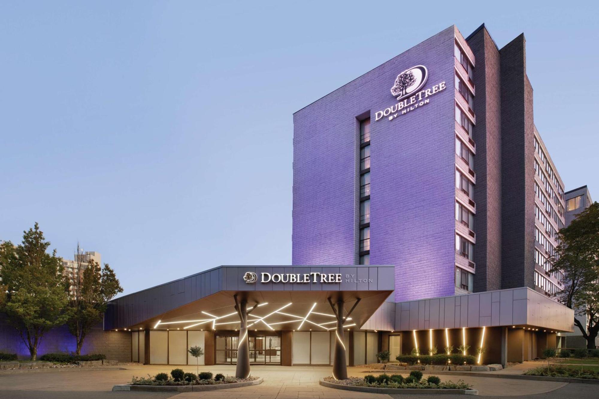 Doubletree By Hilton Hotel Toronto Airport West Mississauga Exterior photo