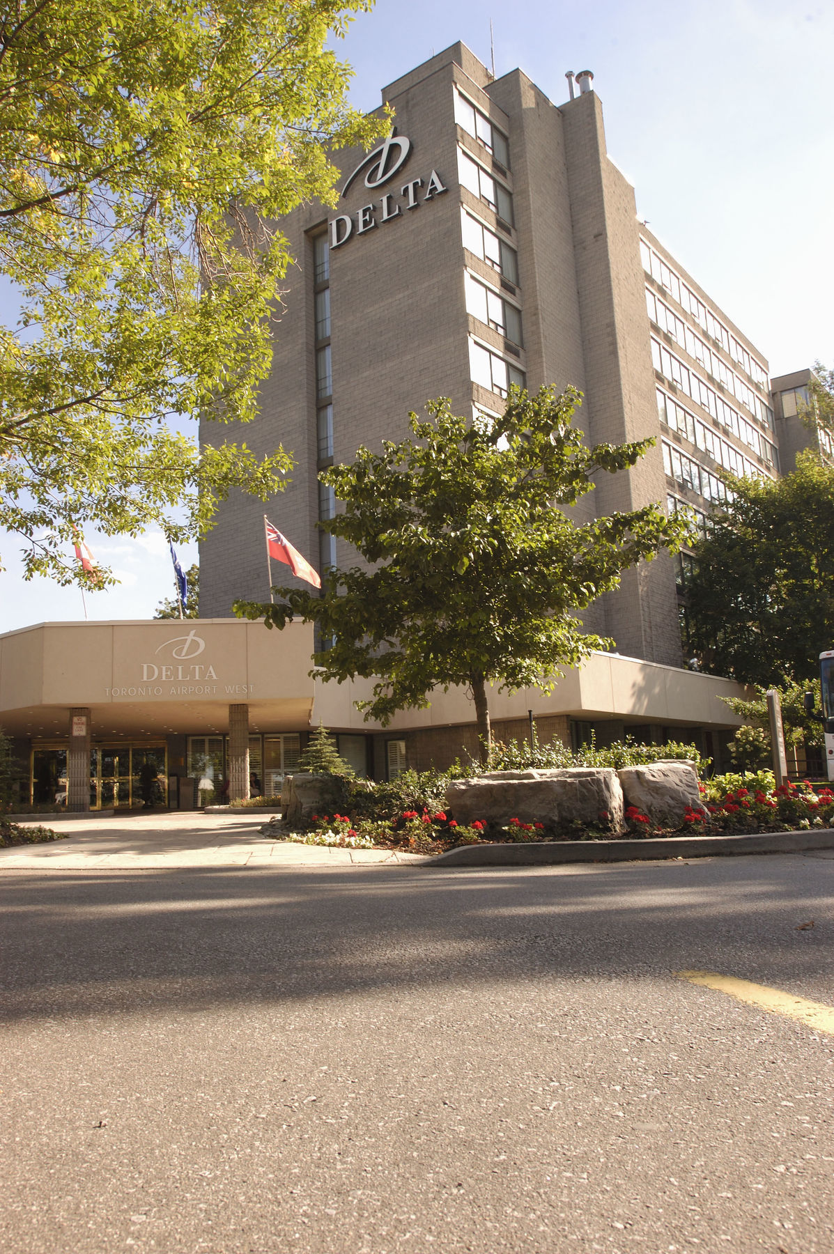 Doubletree By Hilton Hotel Toronto Airport West Mississauga Exterior photo