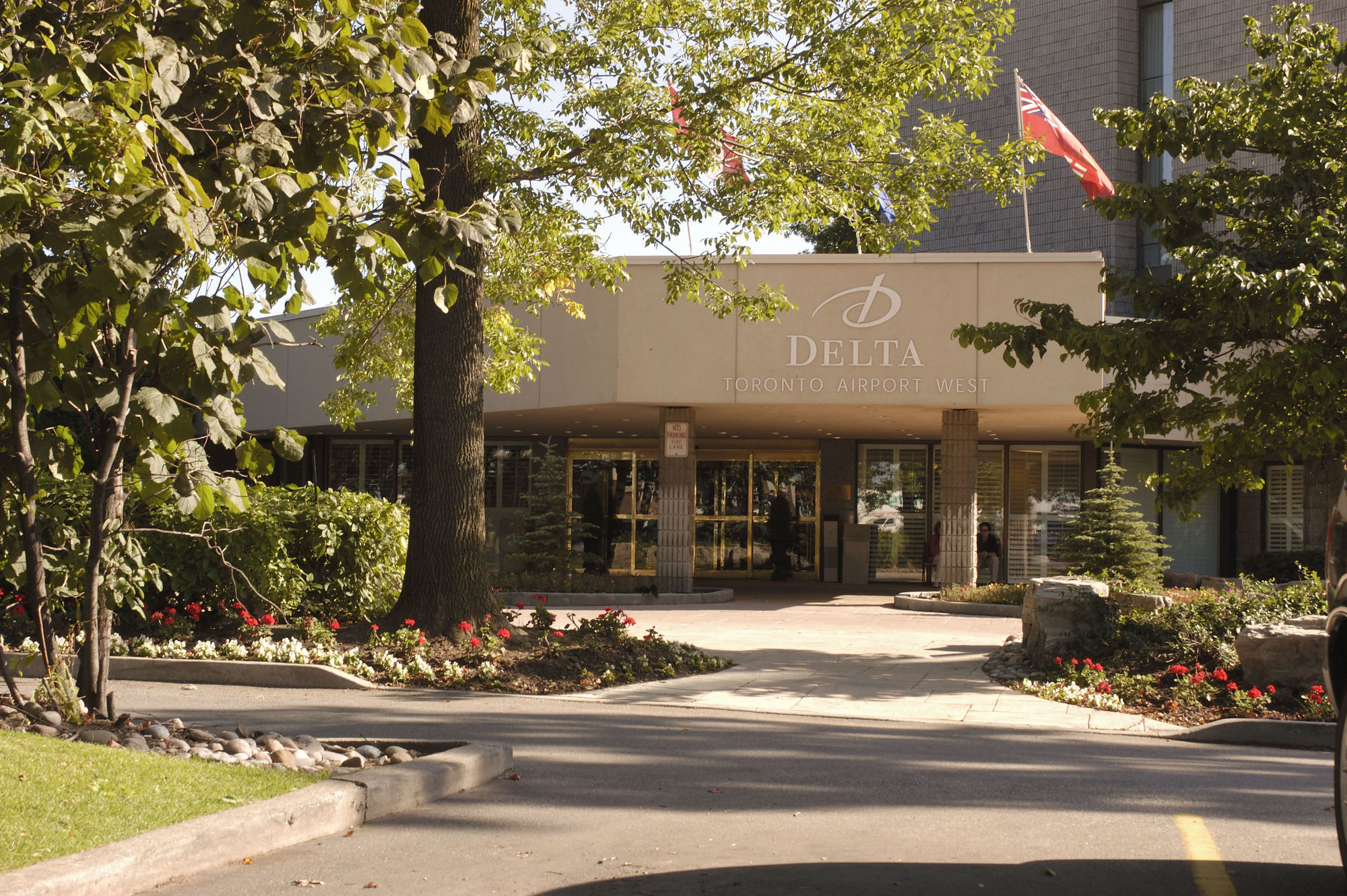 Doubletree By Hilton Hotel Toronto Airport West Mississauga Exterior photo